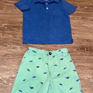 Boys outfit set Size 4T Short sleeved shirt shorts. Carter's Excellent condition